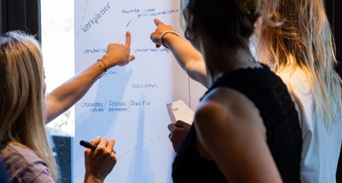 Borrelplanksessie met leerkrachten